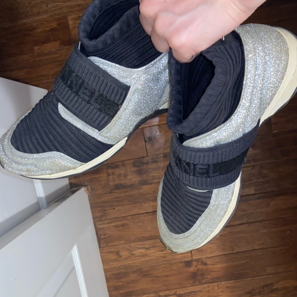 CHANEL GLITTER RUNNERS
